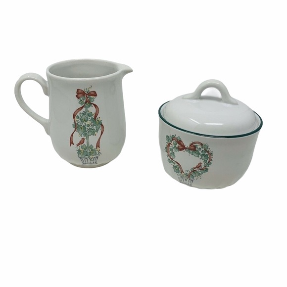 Corelle Other - CORELLE CORNING Callaway Holiday Ivy cream & sugar